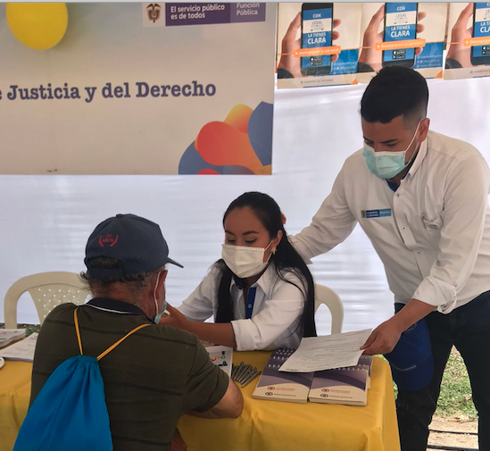 MASC_Colombia's tweet photo. #Hoy La Dirección de Métodos del @MinjusticiaCo esta presente en la #FeriaAcercate en Sardinata- Norte de Santander ofreciendo orientación, promoción y  pedagogía sobre los Métodos de Resolución de Conflictos #MRC, una opción eficiente de justicia para los ciudadanos. https://t.co/ZHPoDFTLMl