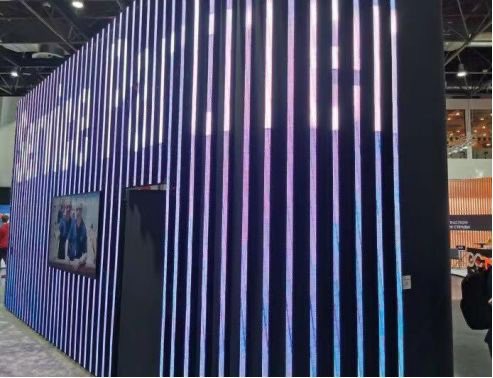 LilianL51092408's tweet image. Some shots for our #customizeddisplay Magicpad series in testing. Flexible narrow pixel pitch and external design reach various installation application for advertising.
#fabuluxled #magicpadseries #shelfdisplay #tenderkiller #GOBdesign #advertisements #innovationsolution