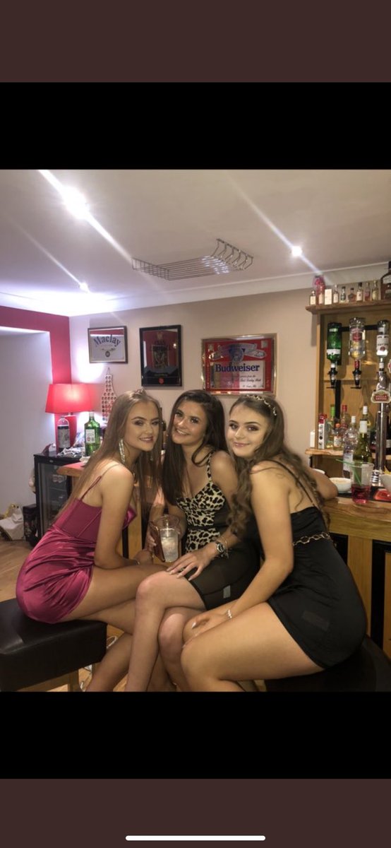 fi_onathomson's tweet photo. @aimeecampbellxo haaappy bday my girl, finally 18🤩 hope you celebrate well! proud of you always, love you forever🤞🏼xxx https://t.co/9tGm58ALfr