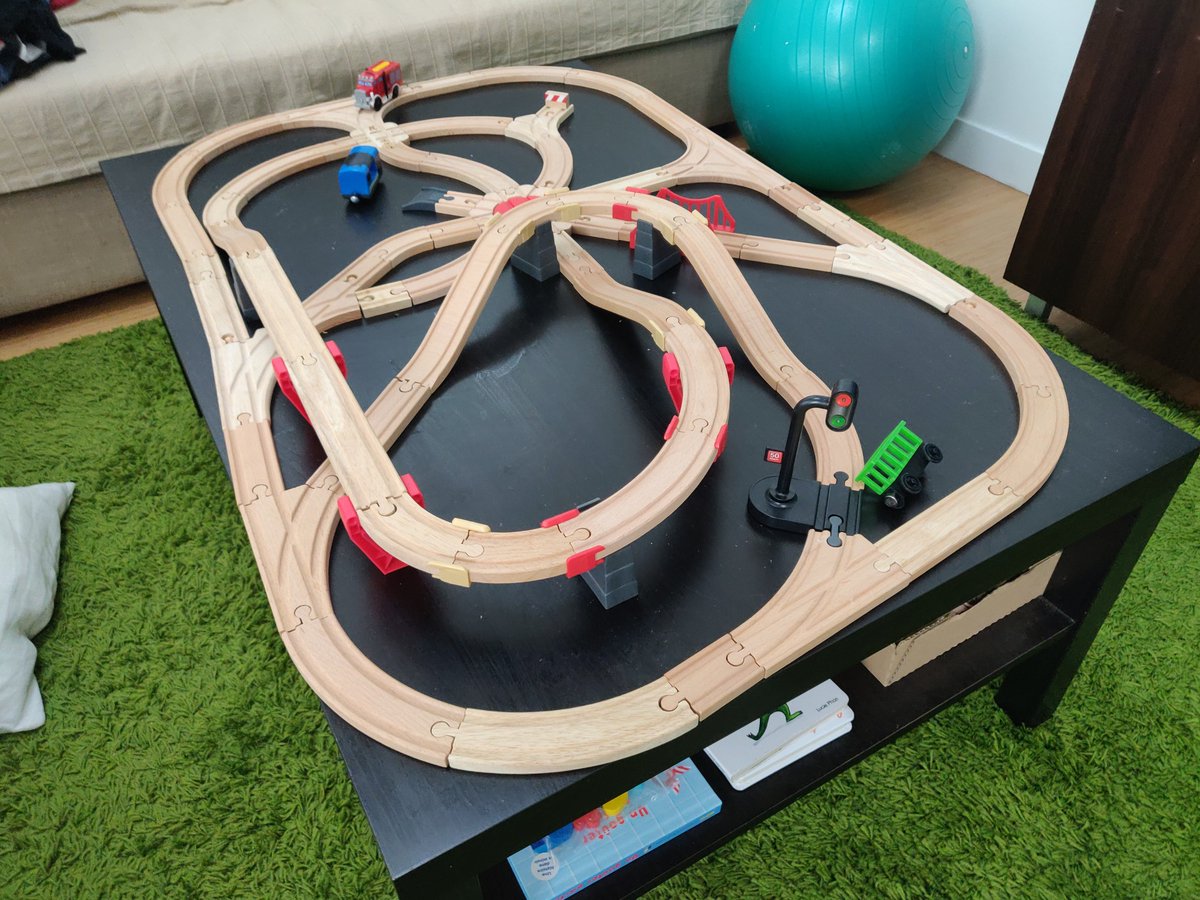 Toy Train Tracks tweet media