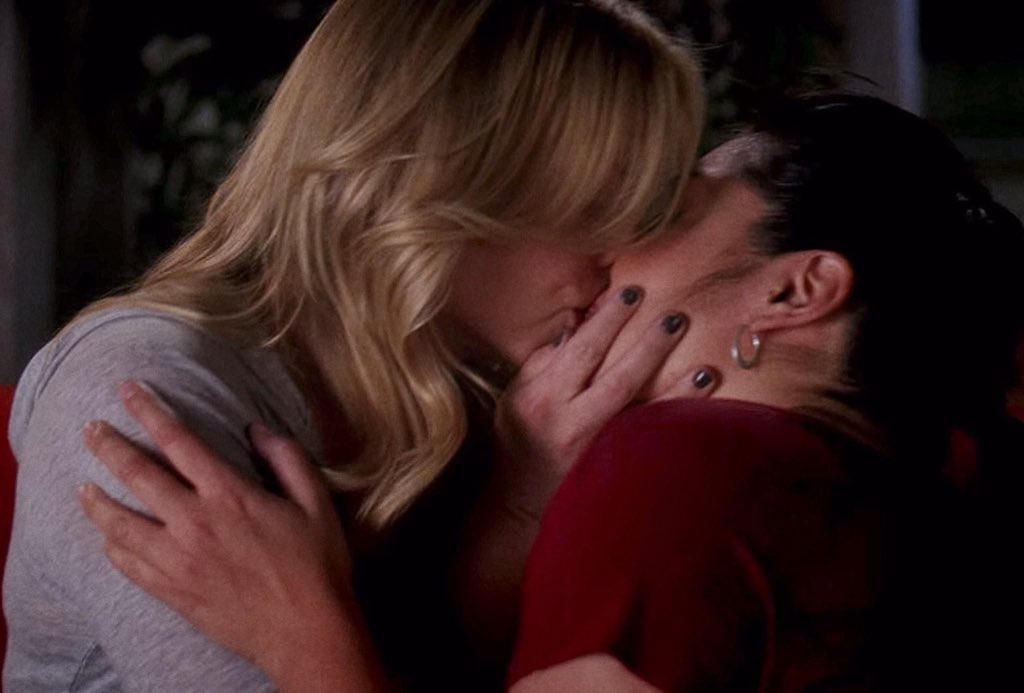 stoneswallowed's tweet photo. I MISS CALZONA https://t.co/yXiIoFKzXP