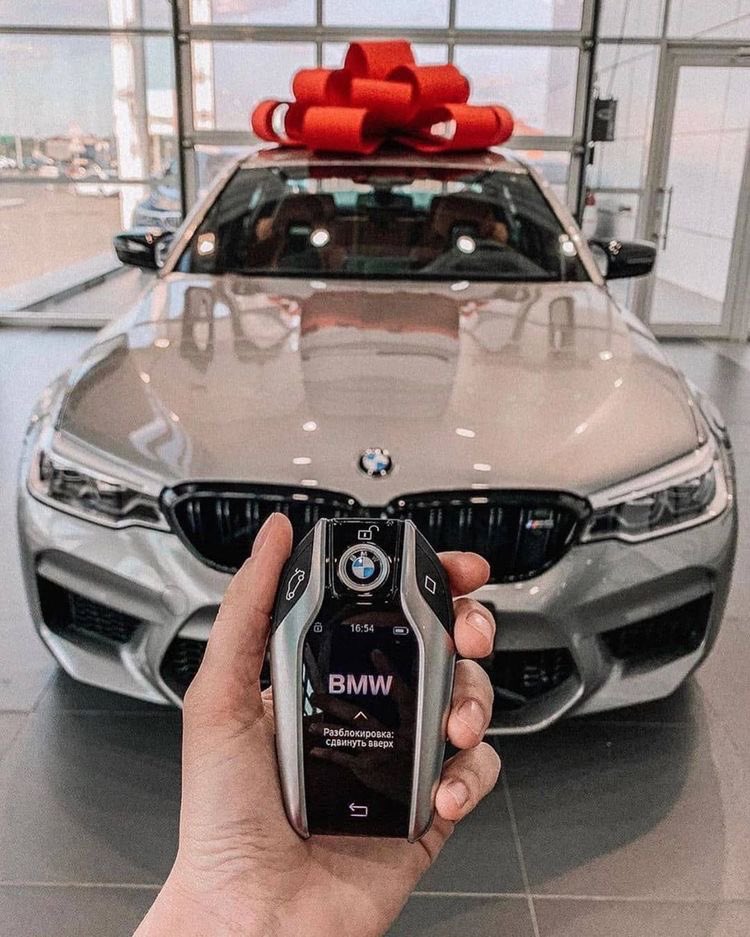 handegitme's tweet photo. ✨GIVE AWAY TIME✨

my dad works for bmw and is giving a car away if you do the following

all you have to do is rt and reply with the hashtag #BMWxTheBürsin https://t.co/MIfMaCJNTI
