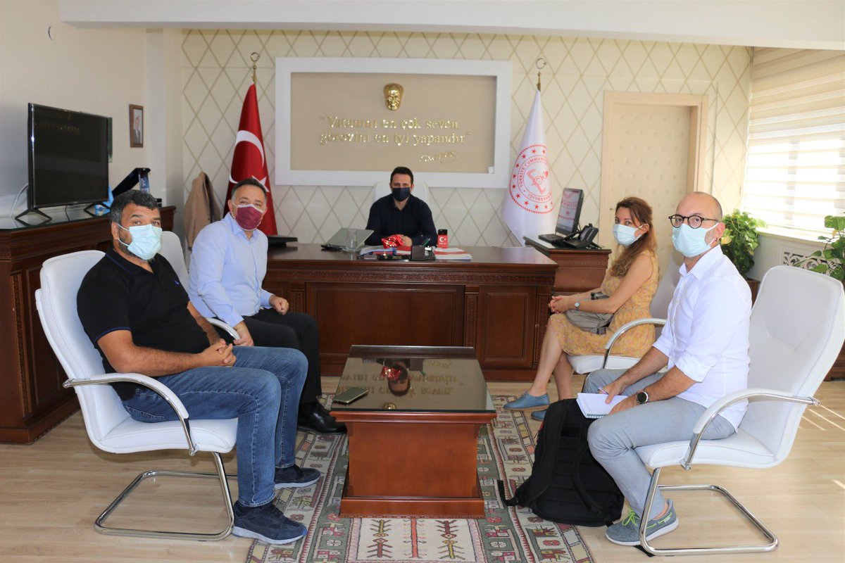 AÇEV Aile Eğitimleri Direktörü Hasan DENİZ ve beraberindeki heyet, İl Müdürümüz Emre ÇAY'a nezaket ziyaretinde bulundular. <a href="/tcmeb/">Millî Eğitim Bakanlığı</a> <a href="/emrecay55/">Emre ÇAY</a> <a href="/ACEVKurumsal/">AÇEV</a>