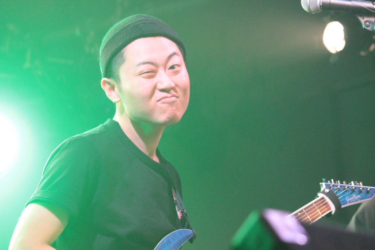 ErasemyWreck's tweet photo. 【Gt.マサトモ 勇退の報告】
Gt.のマサトモが勇退したことをお知らせします。今後は自らの音楽活動に専念するそうです。

バンドは現状の4人で活動を続けていきます。

今後もErase my Wreck、マサトモを変わらぬ応援よろしくお願いします。

じゃあな、もっすん
お互いまだまだやってこうぜ https://t.co/HcKGoMF7Rj