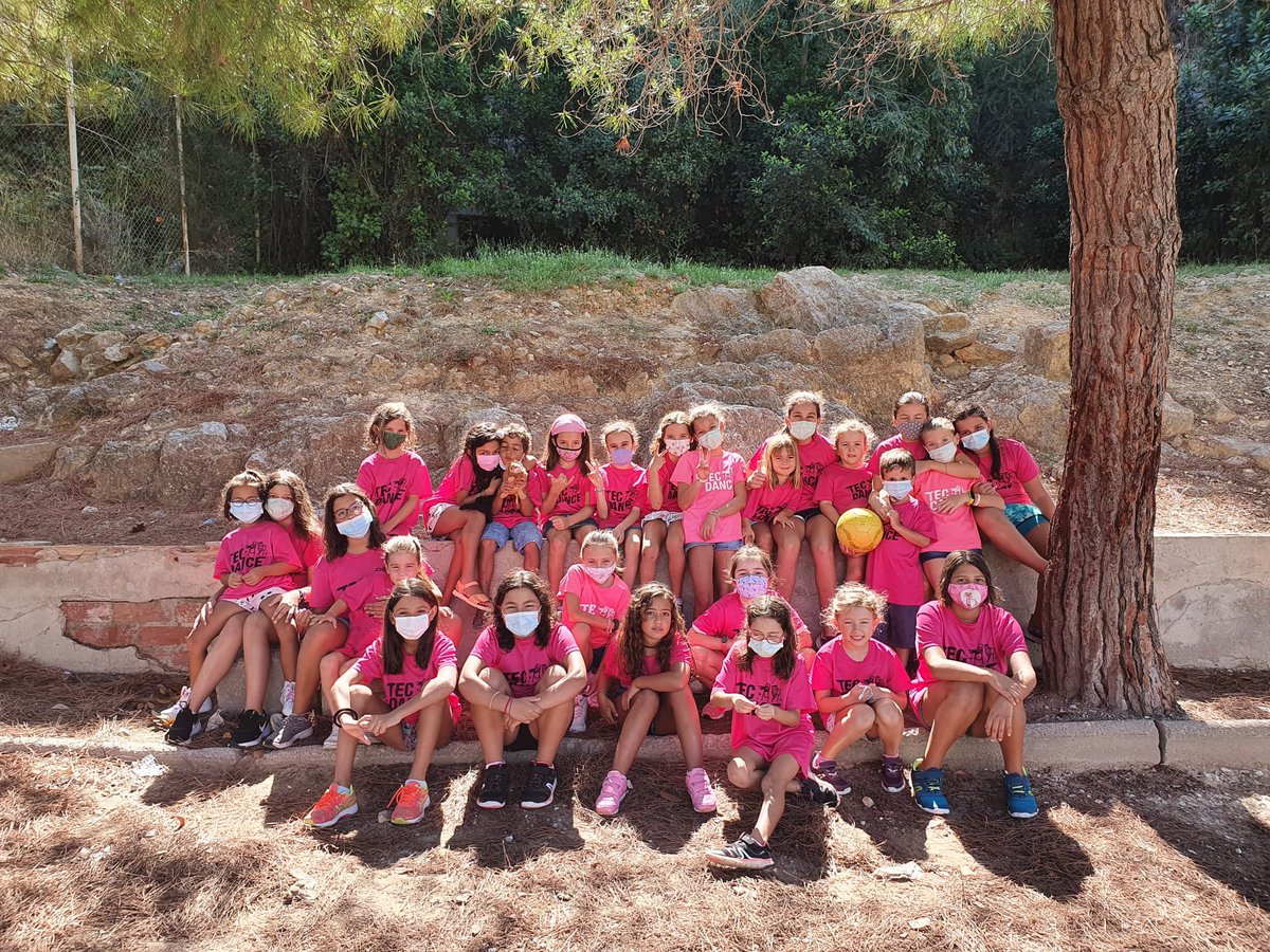TgnaEstiuCamp's tweet photo. ☀️ Finalitza el TEC Setembre 2021 🙌🏻 Us hi esperem l’estiu vinent! Que tingueu un bon curs escolar 21/22 🔝
#TEC21 #Casal #Dance #Futbol #Multiesport #Bàsquet #Campus #Estiu #Tarragona @colsantpau @CBT_Tarragona https://t.co/FwShA4H1mK