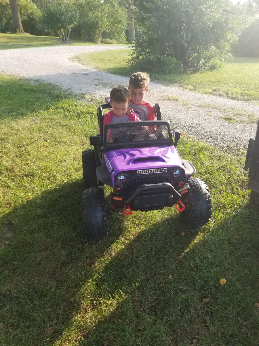 BeckyDollins's tweet photo. When your nephew/Godson is obsessed with your purple jeep, you buy him one for his bday! ๐ #grapeapes #Purplejeepclub #jeeplife #AuntBsBoy @Jeep https://t.co/xoW3z6ESeX