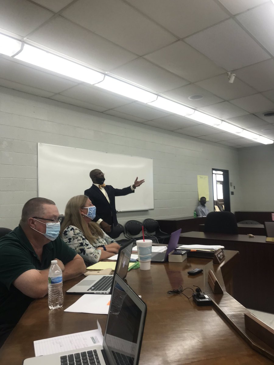 hassell_joey's tweet photo. The @HaywoodSchools’ board of education welcomed our new team of social workers to the district last night. @CoreyMCurrieSr introduced them all, &amp; they have hit the ground running this week. #academics #culture #leadership #OpportunityHaywood💜 https://t.co/7g1W1FpmCv