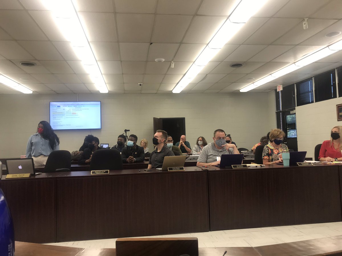 hassell_joey's tweet photo. The @HaywoodSchools’ board of education welcomed our new team of social workers to the district last night. @CoreyMCurrieSr introduced them all, &amp; they have hit the ground running this week. #academics #culture #leadership #OpportunityHaywood💜 https://t.co/7g1W1FpmCv