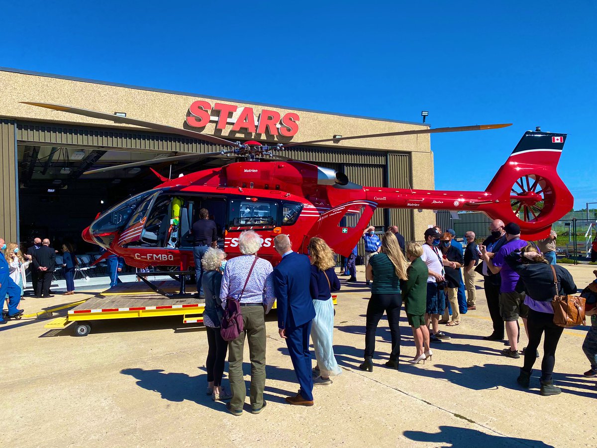 MarkOddan's tweet photo. Incredibly honoured to spend time with the amazing STAR-7 team this week to help welcome the new @STARSambulance @AirbusHeli #H145 to #YWG. This technologically advanced new aircraft will deliver life-saving critical care to Manitobans in need for decades to come. #WeAreAllSTARS https://t.co/wpjmfdaWNP