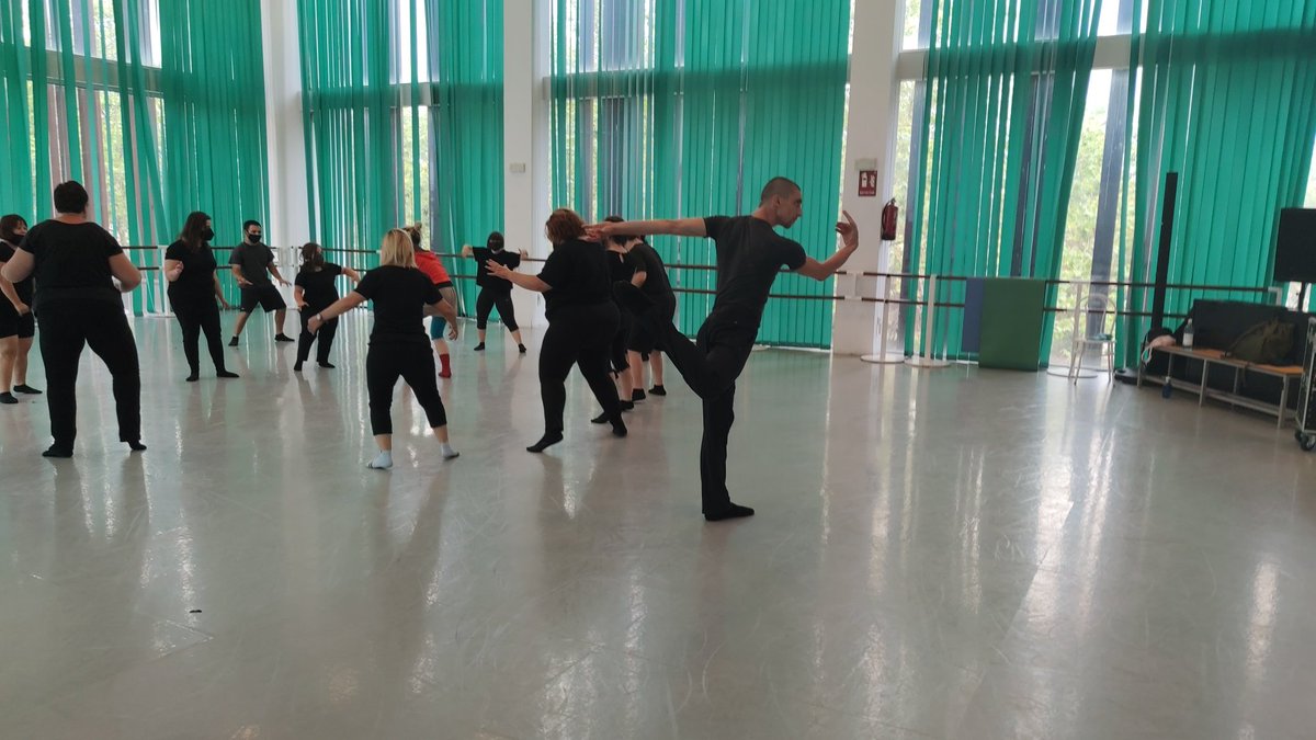 alcorconcultura's tweet photo. Si te gusta la danza y quieres aprender de la mano de dos GRANDES de este país #IraxteAnsa #IgorBacovich
Aún puedes inscribirte en los talleres compañía residente en #Alcorcon #MethamorphosisDance
info@metamorfosis-dance.com
Hoy de 17 a 20h
CC #Lospinos
#AlcorconEstaContigo https://t.co/UPJAL8xCMU
