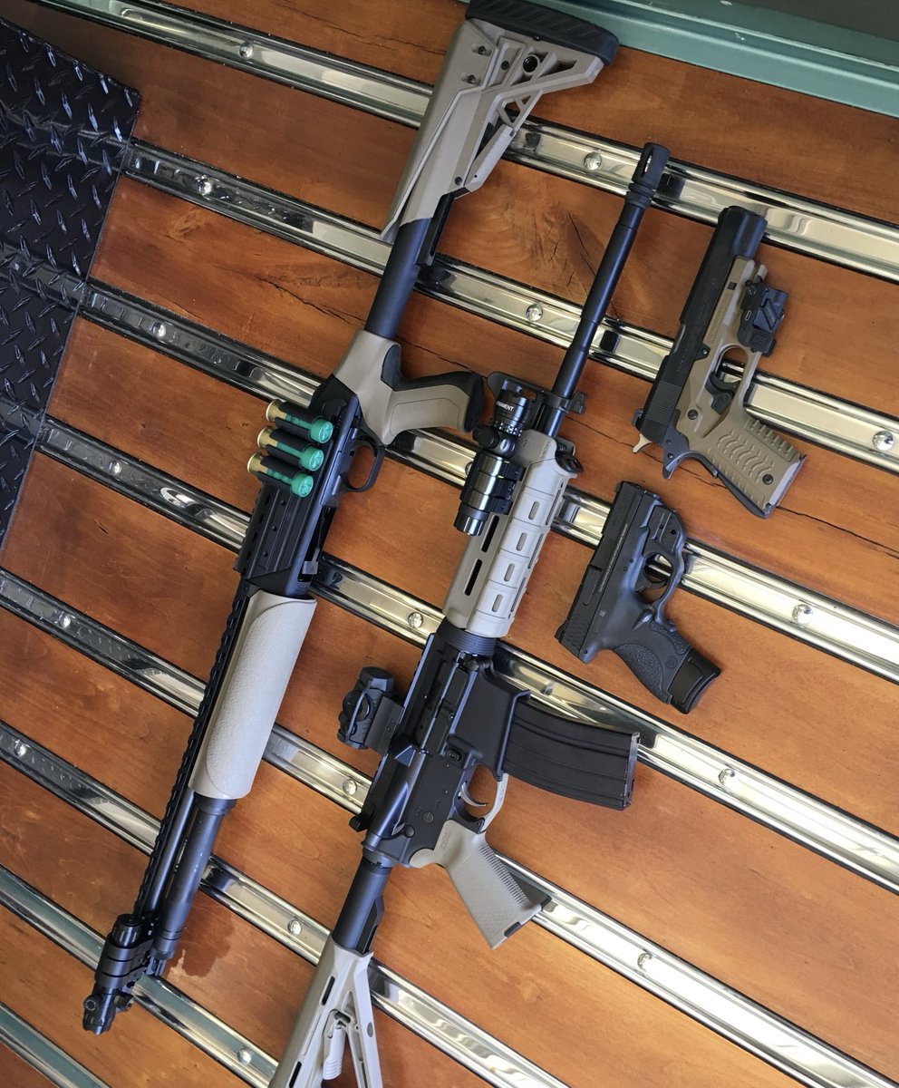 Rogero48's tweet photo. #FreedomFriday #springfieldarmory 
#springfieldarmoryinc 
#2amendment #2A #palmettostatearmory #palmettoarmoryofficial  #vortexoptics  #sigsaueroptics #romeo5 #Ar15 #556 #crimsontrace #1911 #colt1911 #smithandwesson #mossberg #mossberg500 https://t.co/TsR7BXiAmg
