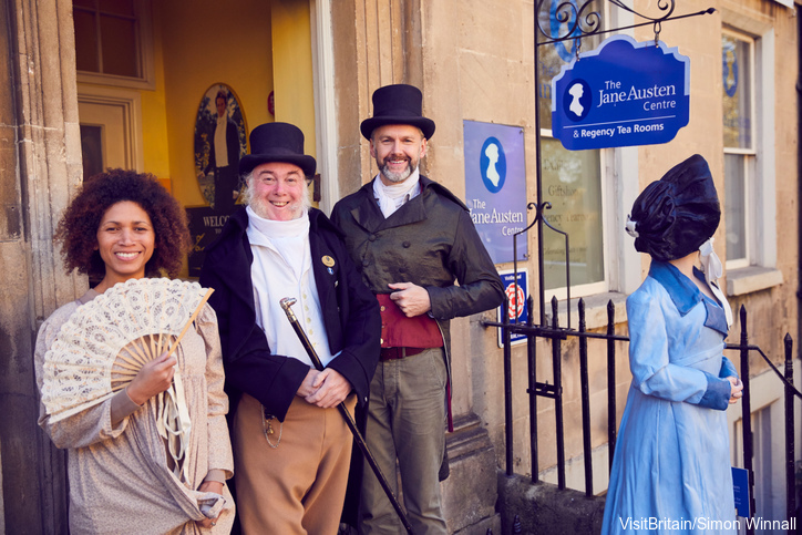 Today is the start of the Jane Austen Festival in Bath 📖! What's your favourite Austen novel?

Read up on how to live the Jane Austen lifestyle 👇
ow.ly/fhwK50G71nq

#JAFestivalBath2021