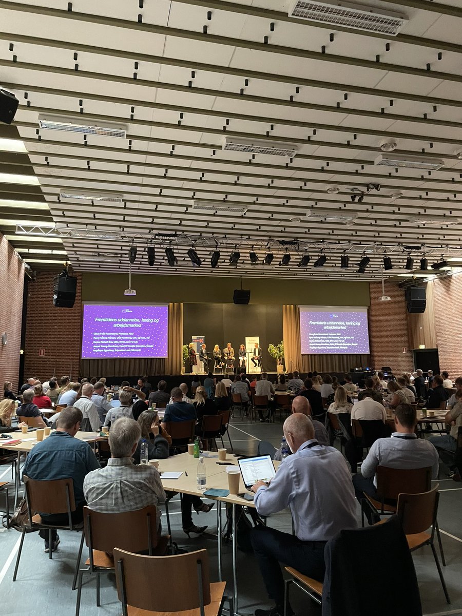 avibor's tweet photo. Inspirerende at være blandt folk igen! EdTech DK skal være med til at bygge bro mellem uddannelsesinstitutioner og startups/virksomheder. Vi har et fælles mål om bedre uddannelse. #digitallaeringsdag #edtech @EdtechDenmark https://t.co/RCKRkFYKVm