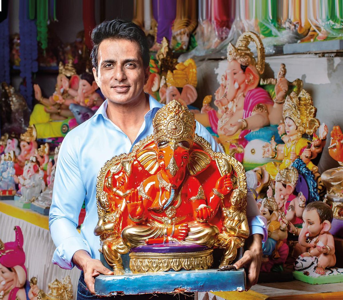 SonuSood's tweet photo. गणपति बप्पा मोरया ❣️🙏 
@bombaytimes https://t.co/xrfRjYAF8q
