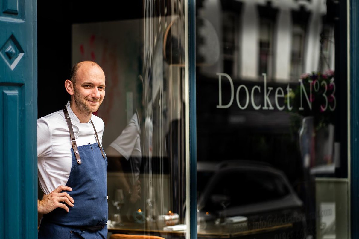 Another exciting weekend ahead for the Docket No.33 team!
They are heading to @ludlowfood festival tomorrow.

Stuart Collins will be doing his thing on the Wardington’s Original Stage at 1:30pm. 

tastecheshire.com/places-to-eat/…