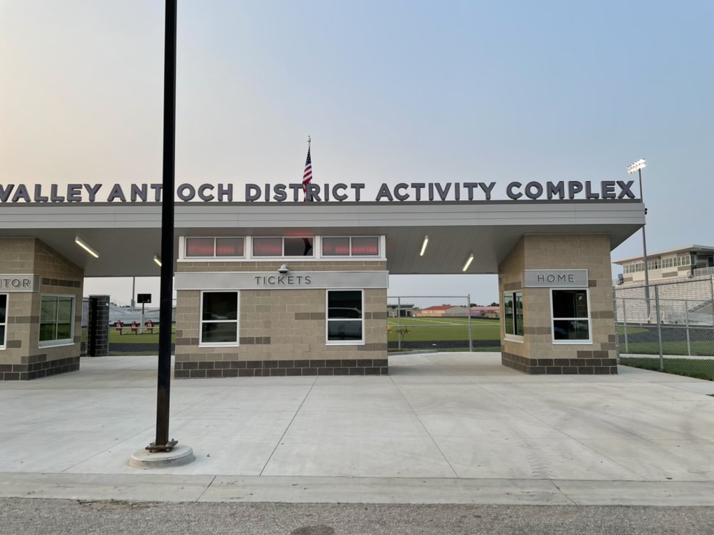Vintage APUSH PLC (re)unite! 👀<a href="/LahaskyHistory/">Mr. Lahasky</a> and I will see you soon <a href="/TheKurle/">Kelli Kurle</a> for <a href="/BVWFOOTBALL/">BVW Football</a>