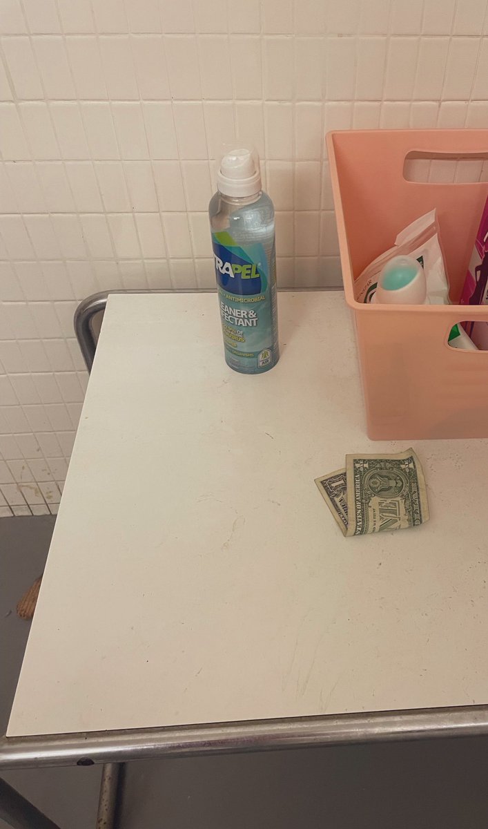 PatandKateMusic's tweet image. A dollar was left in the bathroom…
I did NOT take it haha.
Would you have?
#moralcode #TakeMoneySeriously (that’s a hashtag? 🤣🤑)