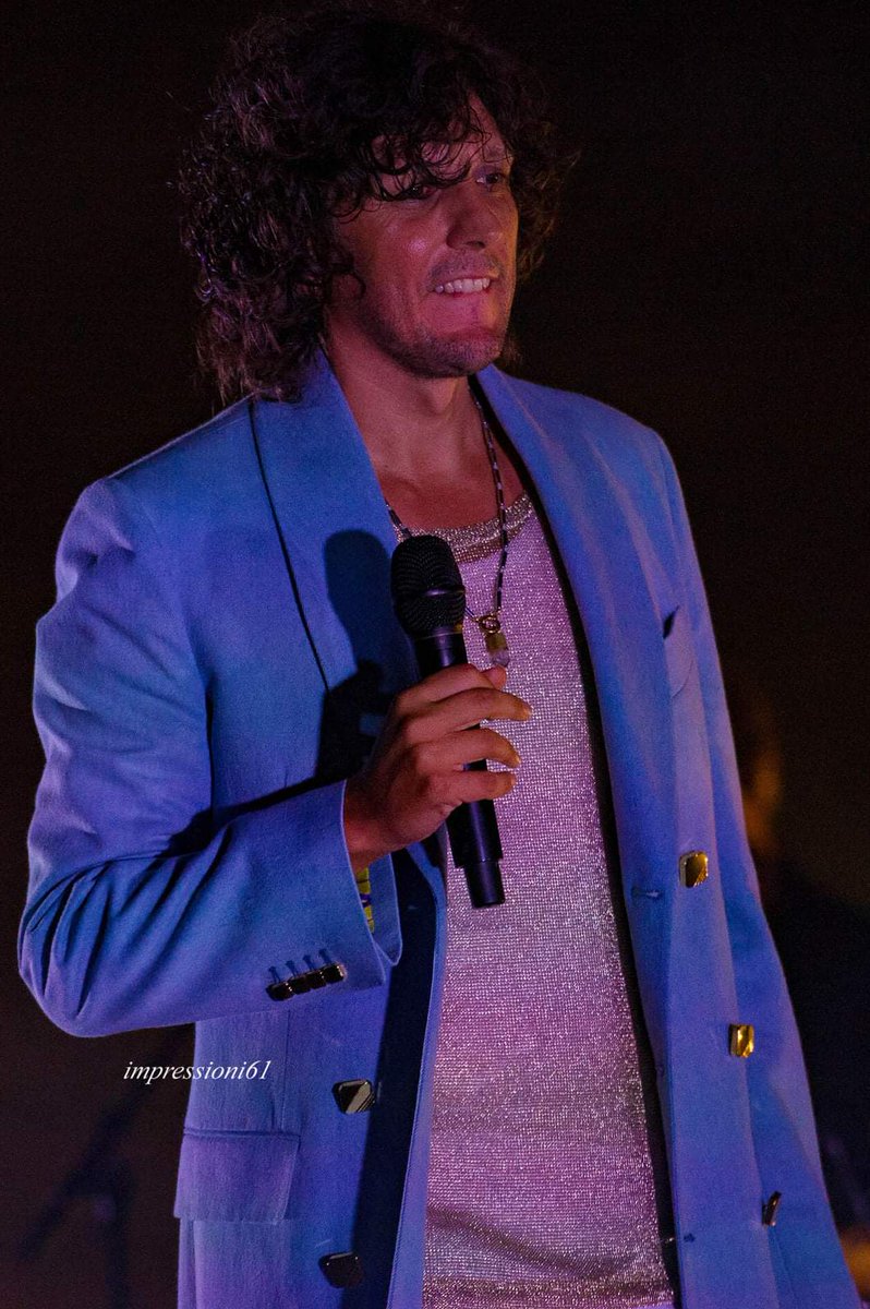 LetiLu81's tweet photo. L'emozione non ha voce ❤
#ermalmeta #Taormina #tribuurbanalive https://t.co/dyO5kt1zvB