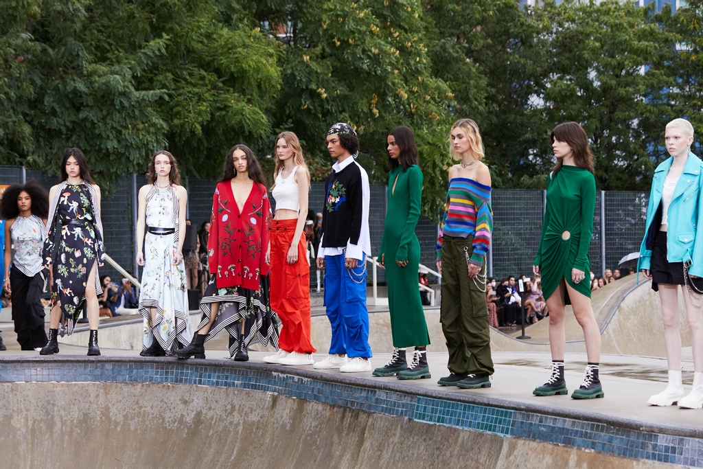 nyfw's tweet photo. The @MonseMaison runway looked a little different this season and we're here for it. ✨

Photos by @JohnnyDeGuzman https://t.co/AY3qKSGijC