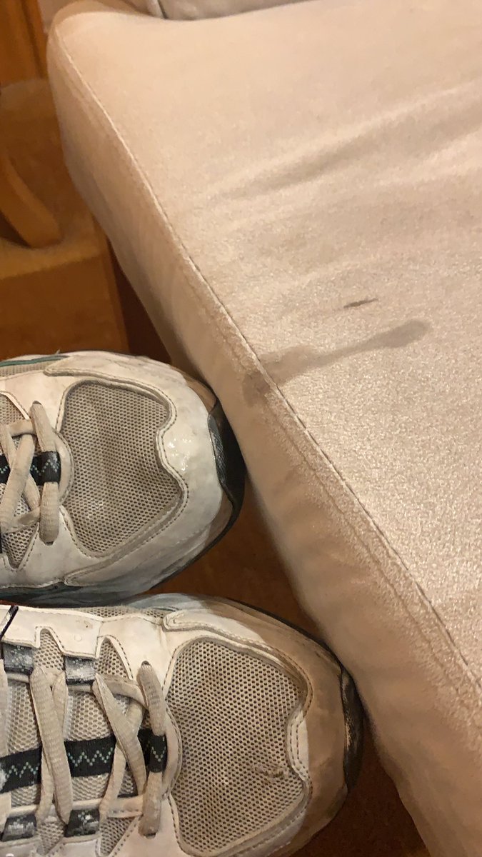 0218joe's tweet photo. 🌿 怎么全🐍👟上了😢 https://t.co/oIQgYbwl3X