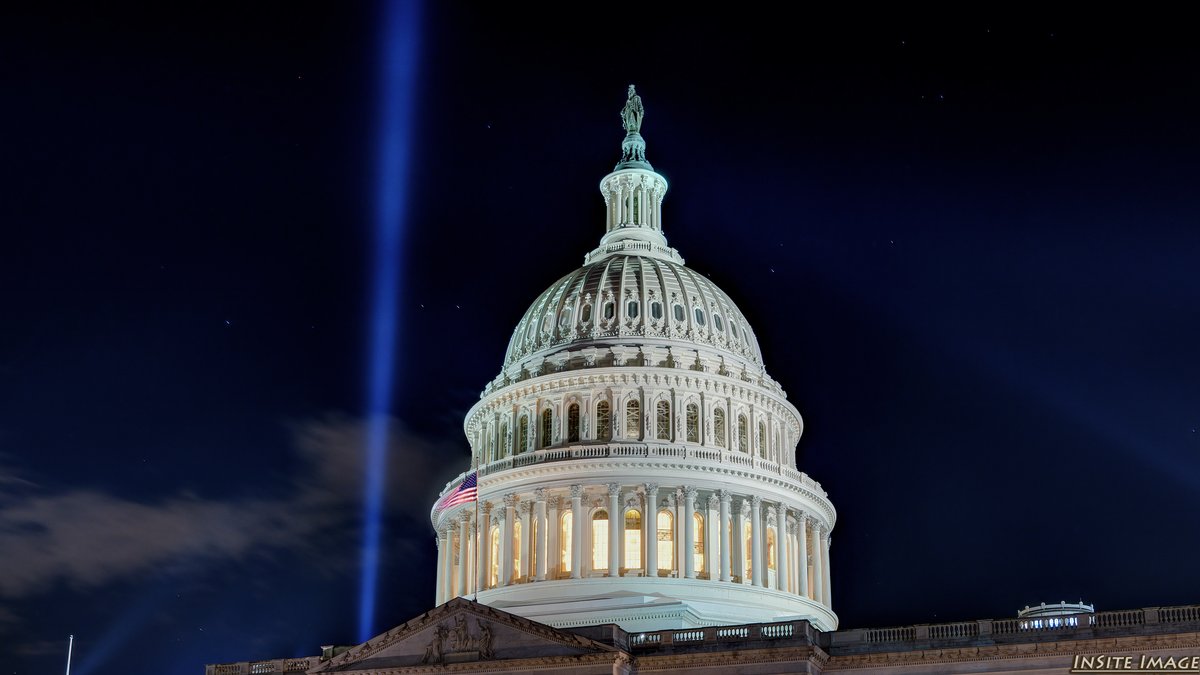 Last night's 9-11 Towers of Light Pentagon tribute seen at the US Capitol. Wonderful to see this in DC! 

#uscapitol #thepentagon #September11 #NeverForget911 #NeverForget911 #TributeInLight #TowersofLight @capitalweather @spann #ThePhotoHour #myDCCool #NikonNoFilter