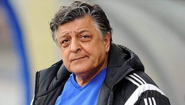 canyilmaz1's tweet photo. Milli Futbol takımının başına Yılmaz Vural getirilmeli, şu anda herhangi bir takım çalıştırmıyor; bilgisini, tecrübesini yoğun bir şekilde milli takıma kanalize eder ve daha başarısız olma ihtimali sıfır. Belki de tazminat bile istemez. Yerli ve milli @yvuraltr hoca göreve. https://t.co/VGfJAbv3rE