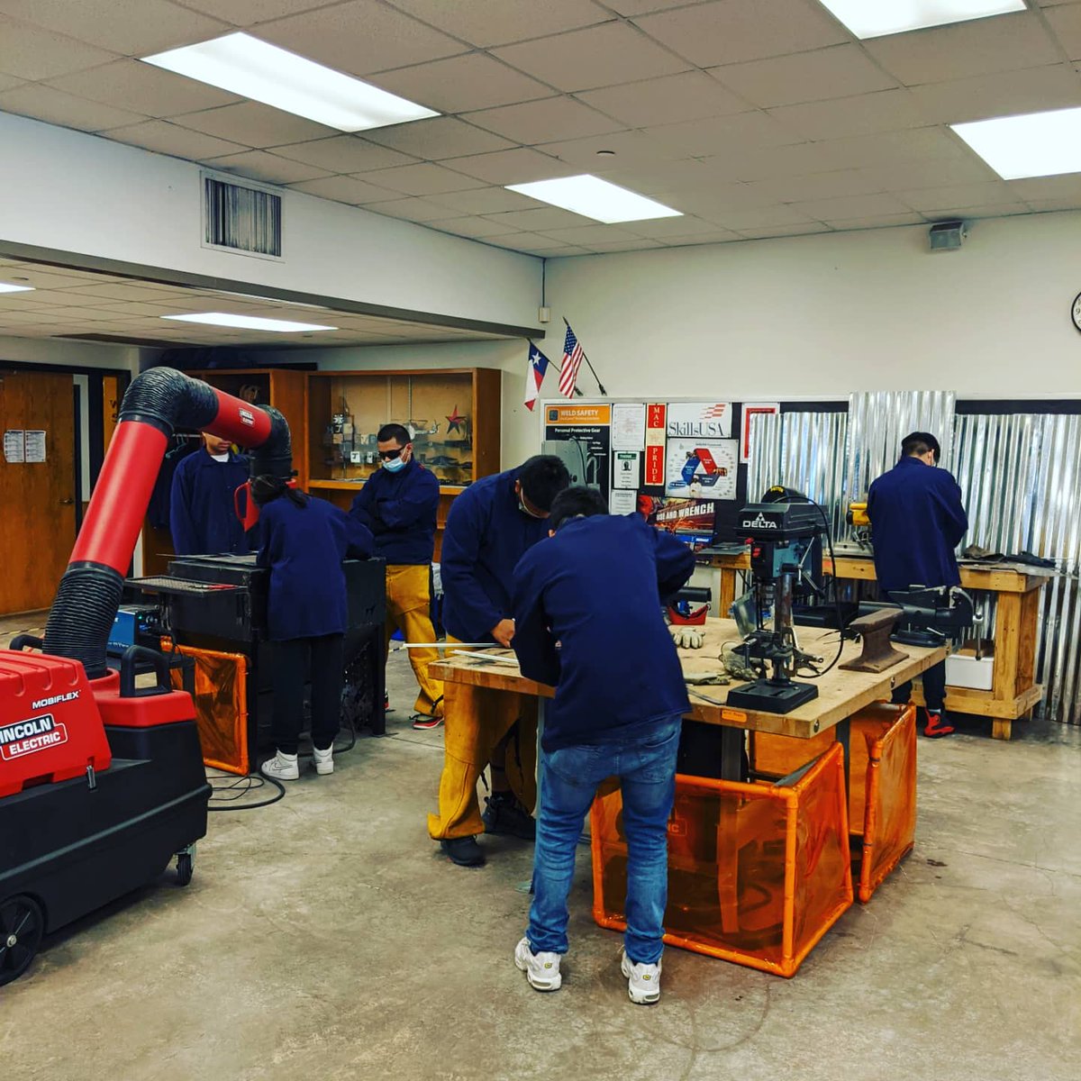 macarthurwelds's tweet photo. Week 4 and all I have are photos of our students working really hard together. The 21-22 school year is up to the challenge! #highschool #macarthurhs #studentwelder #welder #welding #weldingstudent #macarthurwelds @miyoshaguinn @iisdCTE https://t.co/jalq0JTgve