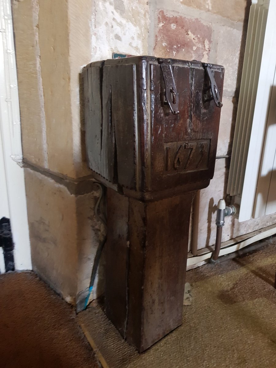 Finally at the stage of my thesis where I get to write about poor boxes 🥳 celebrating with a snap of one of my favourites, a 1673 box from All Hallow's in Sutton (North Yorks.)