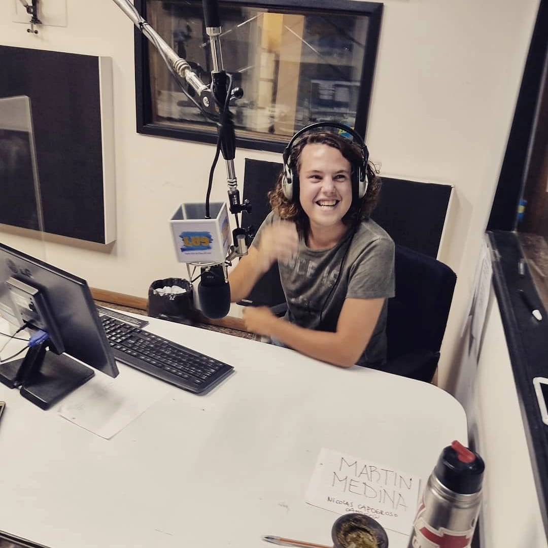 😁Pura felicidad❗️#alumnosenmedios 
👊<a href="/TobiasVerge/">Toby</a> es parte de nuestro grupo de estudiantes y ya integra el equipo de JUEGO LIMPIO <a href="/JuegoLimpioMdq/">JuegoLimpioMdq</a> en <a href="/lu9mardelplata/">Lu9 Radio Mar Del Plata</a> 
🎊 F E L I C I T A C I O N E S ‼️
🧡 Amamos nuestra profesión, formamos periodistas con responsabilidad.