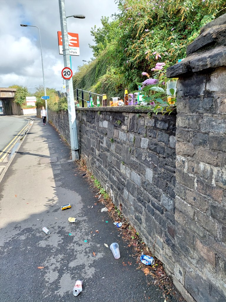 becci_mc's tweet photo. @cardiffcouncil currently on Leckwith Rd outside one of the entrances to Ninian Park Station @transport_wales https://t.co/wpcGxNEZbk