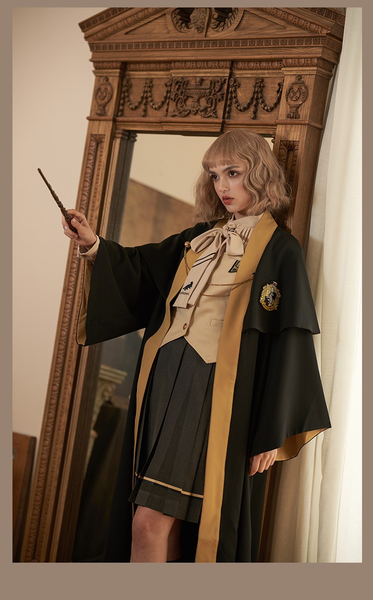 Roses On The Roof ロリィタ クラシック 公式 ハリーポッター ホグワーツ制服シリーズ 梗豆kyouko 制服馆 グリフィンドール レイブンクロー スリザリン ハッフルパフ マントのみ 再販予約中 今回分が年内のお届け可能の最終
