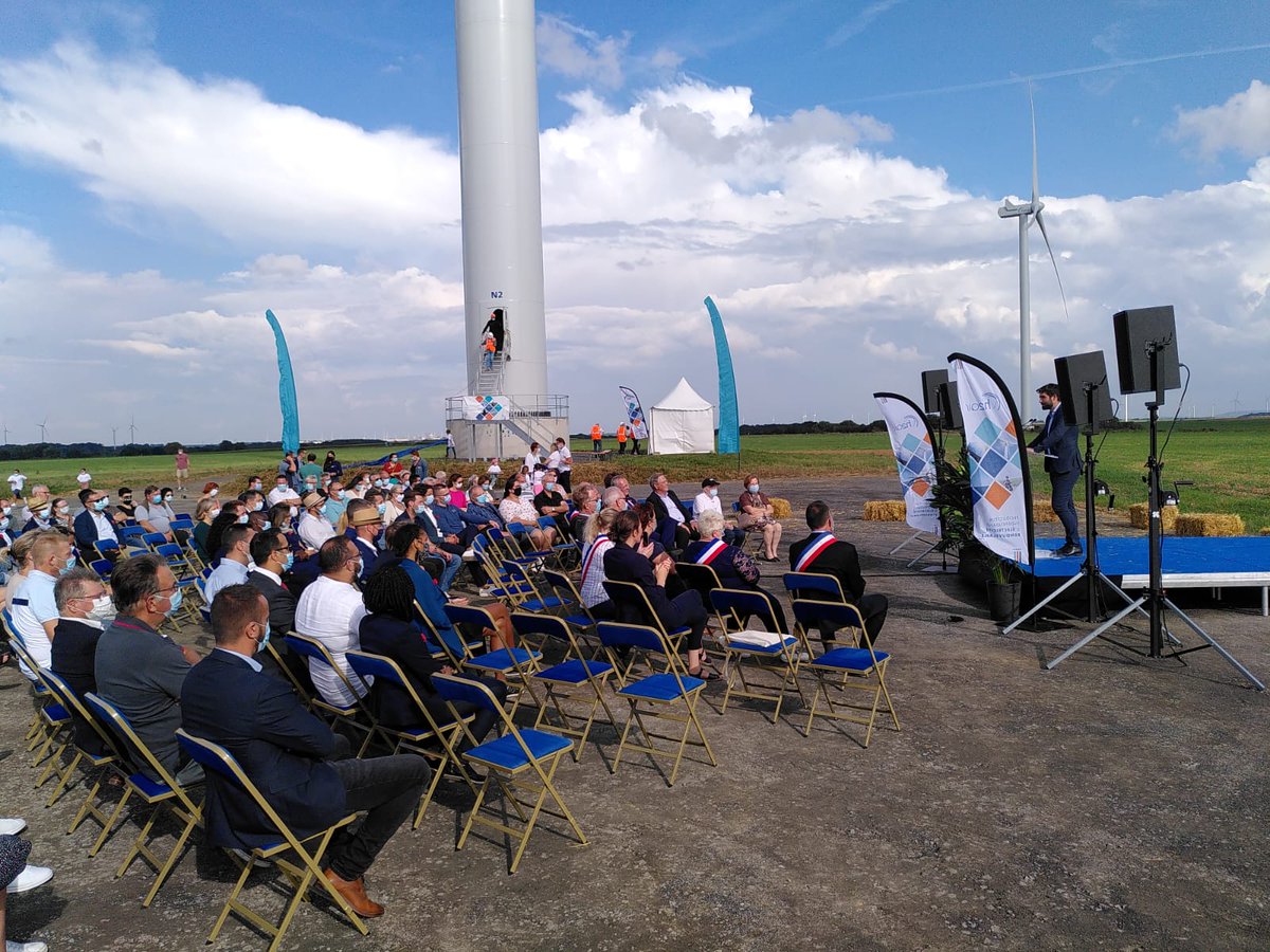 Cardon_Remi's tweet photo. Dans le Grand Roye hier, j'ai pu participer à la pose de la première pierre du réseau de chaleur à Roye et l'inauguration du parc éolien des tulipes à l'Echelle-Saint-Aurin.
Les éoliennes et la biomasse, contribueront à notre souveraineté énergétique.
#FDE80 #H2R https://t.co/n19AwyLT9P