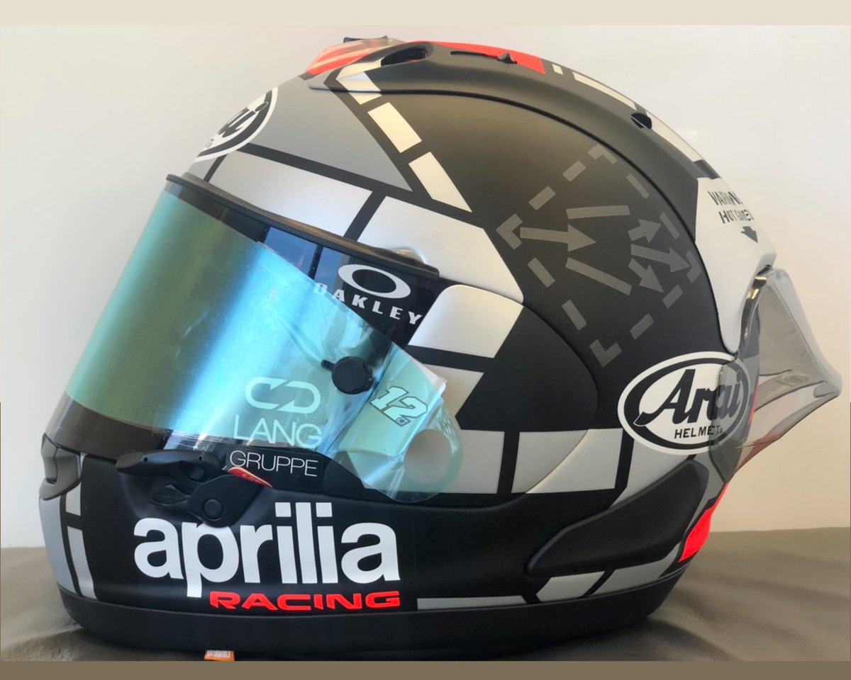 arai aprilia helmet AraiAthlete @maverick12official is back racing with @aprilia in @MotoGP  this weekend. What do you think of his new Arai Corsair-X helmet design?  Tell us in the comments. https://t.co/4scfyMtPrt #Arai #AraiHelmet #R75  #GlancingOff #