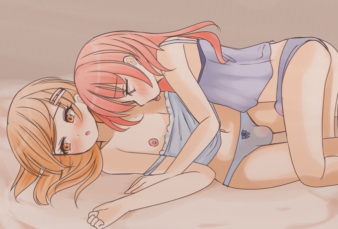 乳首を責められる男の娘 