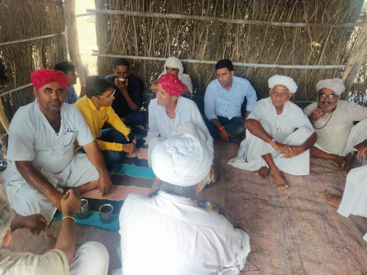NarpatRajBarmer's tweet photo. मेहलू (गुड़ामालानी) में स्व. ठाकराराम जी भाम्भू एवं स्व. गुमनाराम जी बेनीवाल के निधन हो जाने पर शोकसभा में शामिल होकर सवेंदना व्यक्त की, ईश्वर दिवगंत आत्मा को शांति प्रदान करें एवं दिवगंत आत्मा को शत शत नमन। #Mehlu #Gudamalani https://t.co/vTiMis7hha