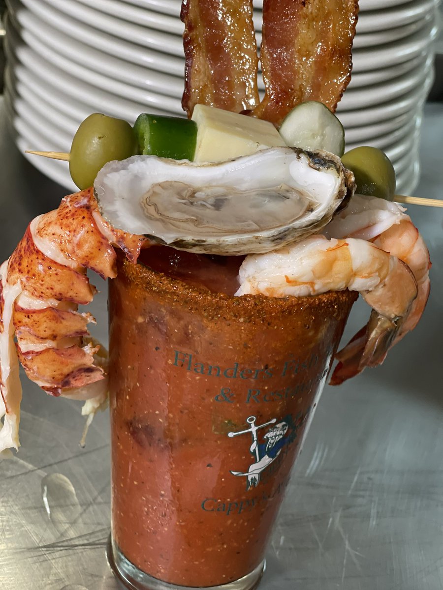 Pragano's tweet image. Ahh … avocado toast, lobster eggs Benedict, stacked burger or Bloody Mary!  #Cmon @FlandersFish on #FoodieFriday @FOX61News