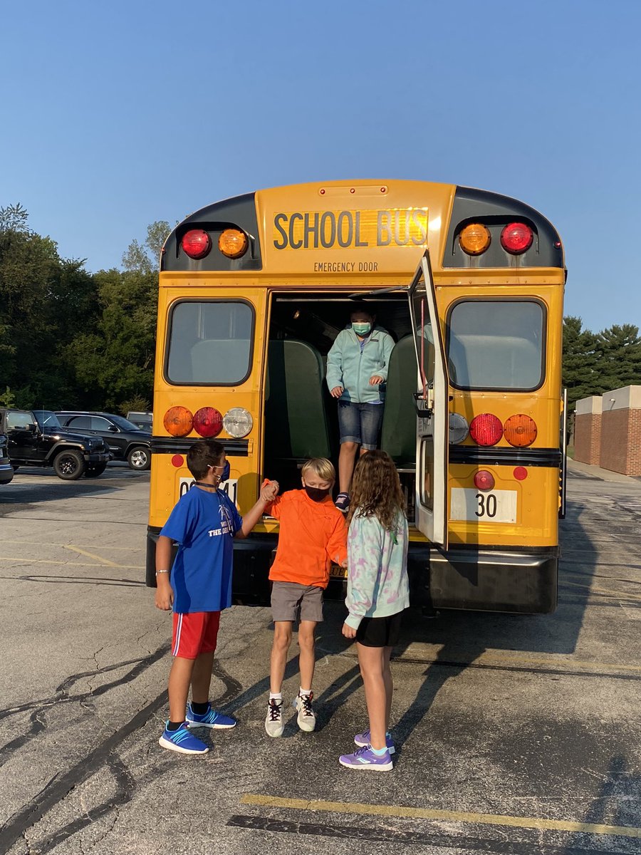 awlsmo's tweet photo. Last day of our bus evacuation drills. The drivers and students were AWesome!  @awlsbuses #BeAGeneral #GeneralExpectations https://t.co/nwuf9DvXyk