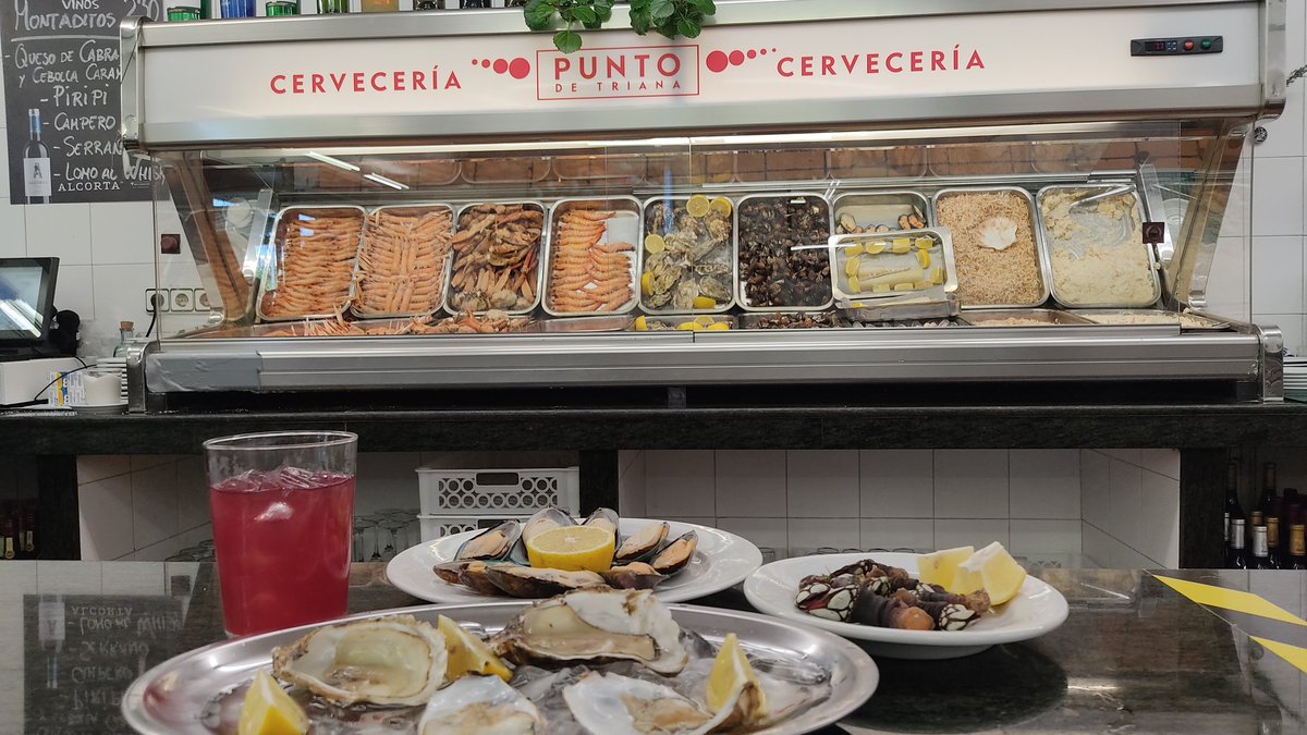 ELEUVE87's tweet photo. Ah, que no habéis probado las ostras y los percebes de @CerveElPunto. Y estáis tan tranquilos. https://t.co/bFHaxNICoF