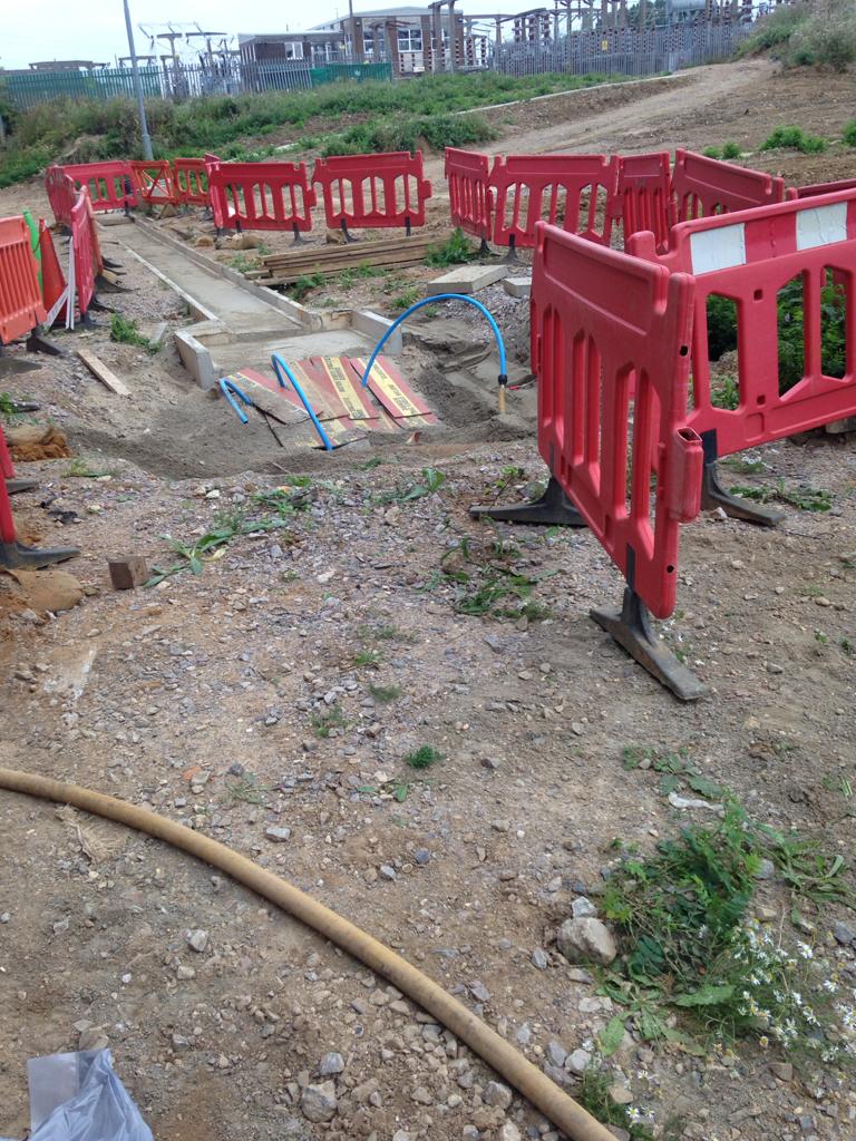 BentoniteL's tweet photo. Our projects can be large or small but are always completed with the same professionalism. Our latest project for @VolkerInfra at #elstree filling 3 #cableducts with CEBO conduct gel1.
Wether you require 1000m3 or 1m3 please contact us. https://t.co/OvngEOXRBm