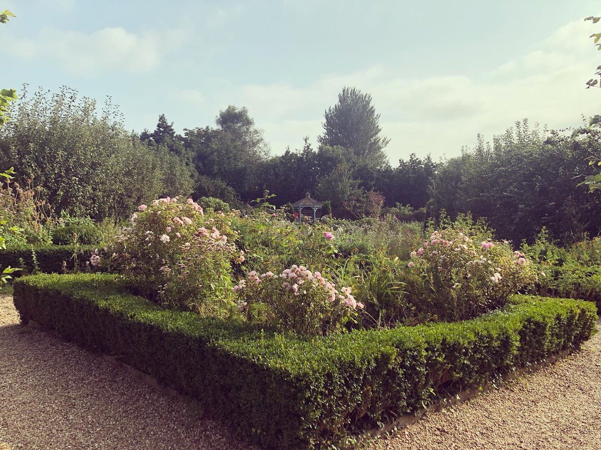 MrsTippler's tweet photo. Gorgeous lunch &amp; top service 👌🥂@swanchapeldown @ChapelDownWines 
#kent #kentishvineyard #modernbritishfood #englishwine https://t.co/uUyrlS0ACo