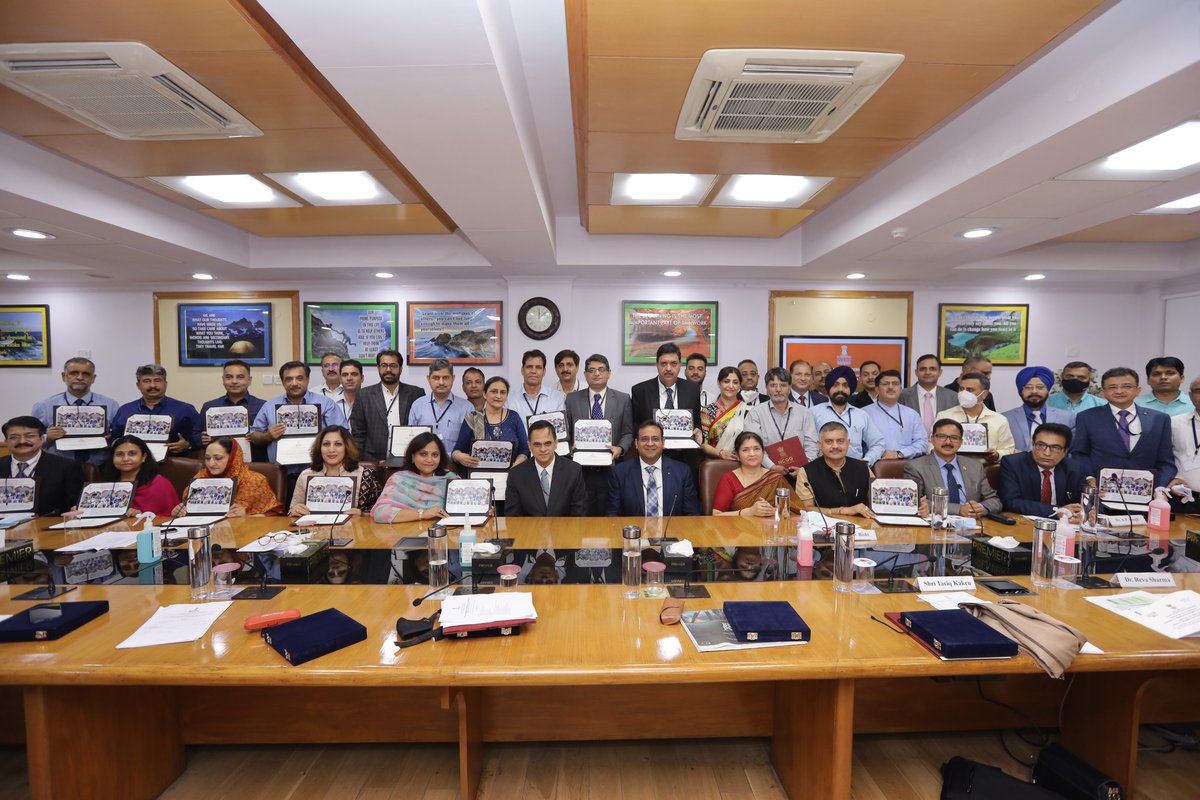 The Valedictory Ceremony of the Two-Week Capacity Building Programme for the Senior Officers of Jammu &amp; Kashmir Administrative Service was held today at DAR&amp;PG. The Valedictory Address was given by Shri V. Srinivas, Additional Secretary, DAR&amp;PG &amp; DG, NCGG.
<a href="/PIB_India/">PIB India</a> 
<a href="/DARPG_GoI/">DARPG 🇮🇳</a>