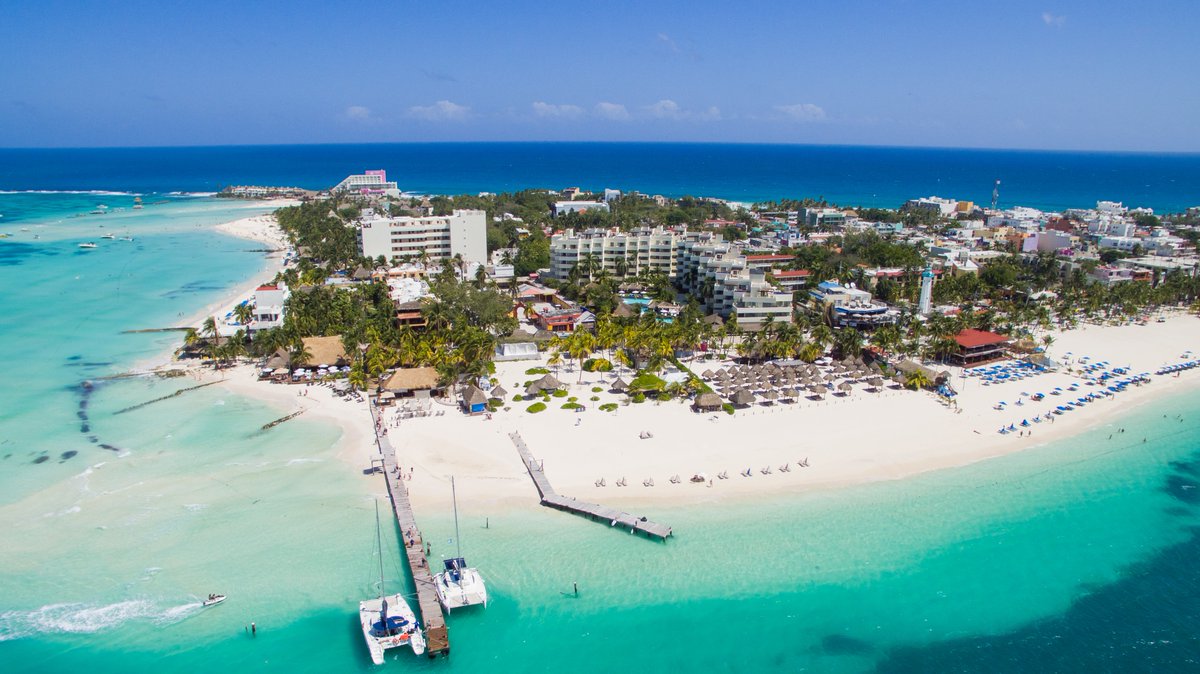 Privilege Aluxes is located in one of the most famous beaches in Mexico,  Playa Norte. Therefore we named our Beach Club Playa Norte Beach Club. 
We hope you love the new twist, we are still the same as always but trying to refresh your beloved Privileged Aluxes 💙