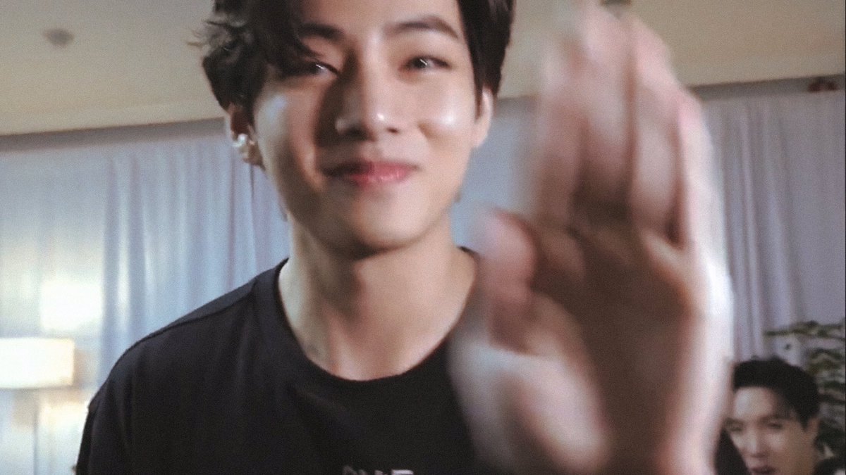 taeteland's tweet image. i miss you taehyung