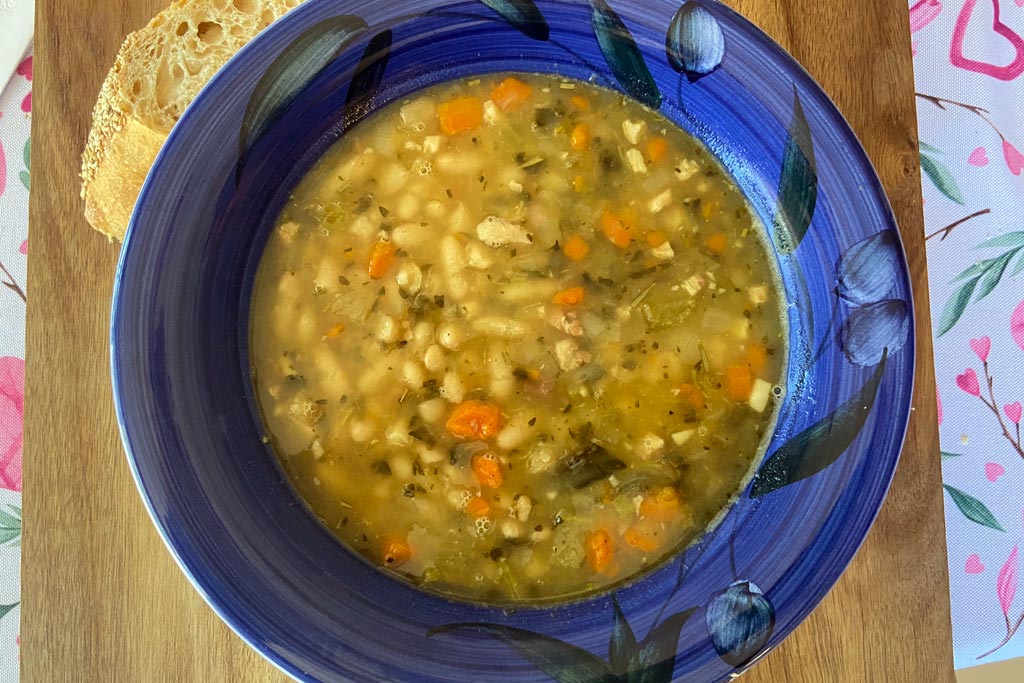 Instant Pot Tuscan White Bean and Kale Soup