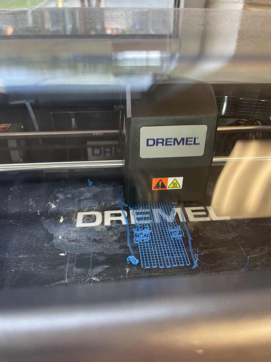 hollowayreader's tweet photo. There’s nothing like the hum of 3D printers in the morning. @brownacademy teachers are printing car prototypes for an upcoming PBL unit. @nikkicrussell17 #digfab #3Dprinting https://t.co/2BGprYCGwe
