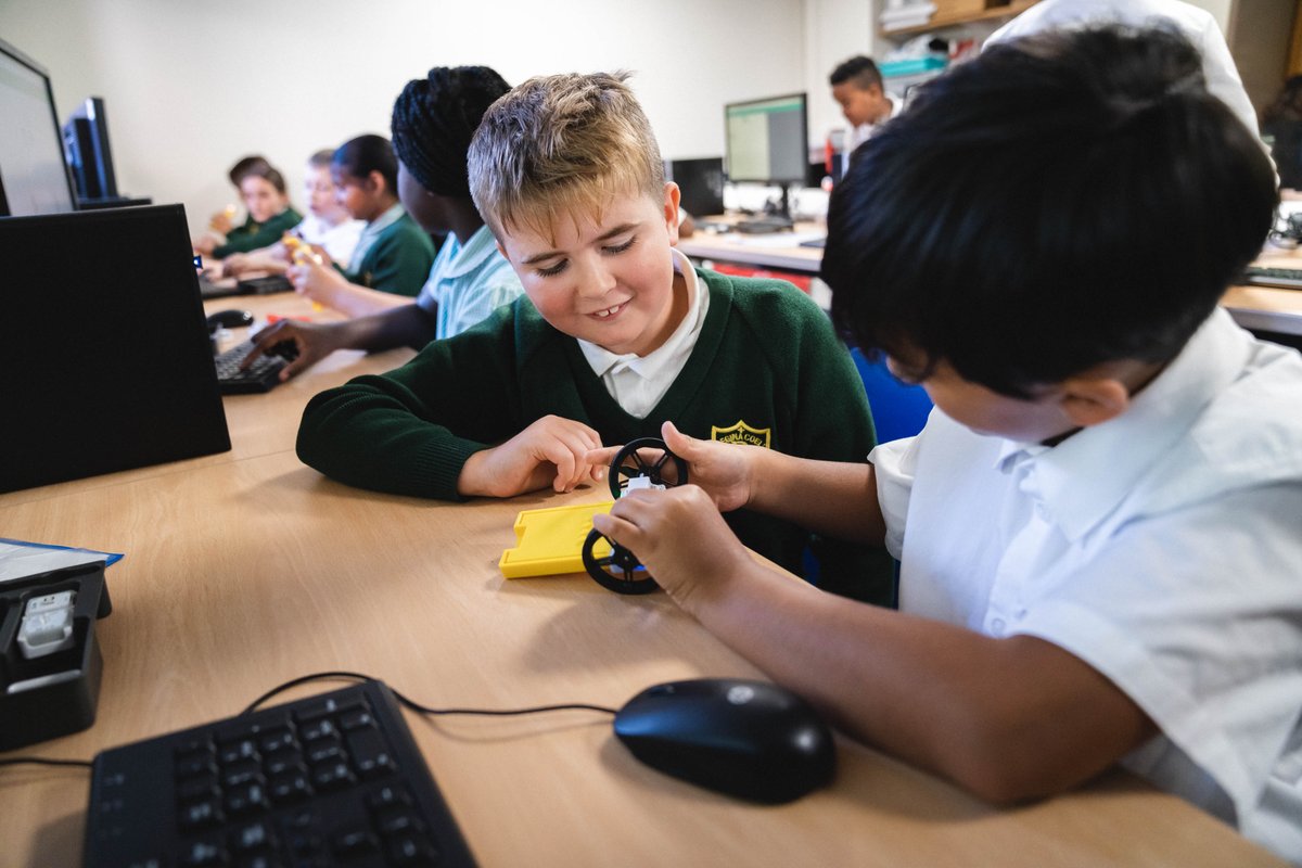 WhitgiftSchool1's tweet image. The Primary Project is back! This week Regina Coeli visited Whitgift for the #PrimarySchoolProject.  They have enjoyed an action-packed week of Computing, Languages, Science, Music and PE. #WhitgiftCommunity