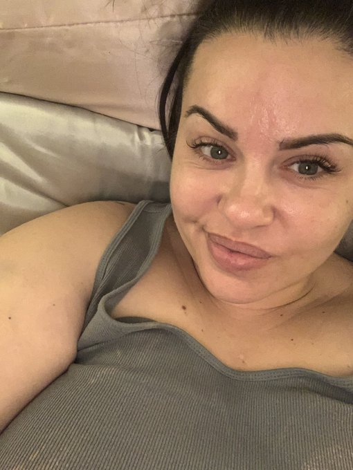 Happy Friday! I wish I could just stay in bed all day today https://t.co/1GHuM6ZdPy<a href="/tag/lingerie"class="tags"><span>#lingerie</span></a><a href="/tag/photoshoot"class="tags"><span>#photoshoot</span></a><a href="/tag/photooftheday"class="tags"><span>#photooftheday</span></a><a href="/tag/curvy"class="tags"><span>#curvy</span></a><a href="/tag/sexy"class="tags"><span>#sexy</span></a>