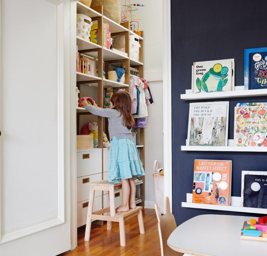 threekit's tweet photo. Set your kids up for success with easy-to-use systems so they can have more freedom to be a kid! @KhloeKardashian, let us know when True is ready for her Big Girl closet 😍  Learn more about it at the link in our bio! #threekit #californiaclosets #marthastewart #customcloset https://t.co/jDd4PxKcRN