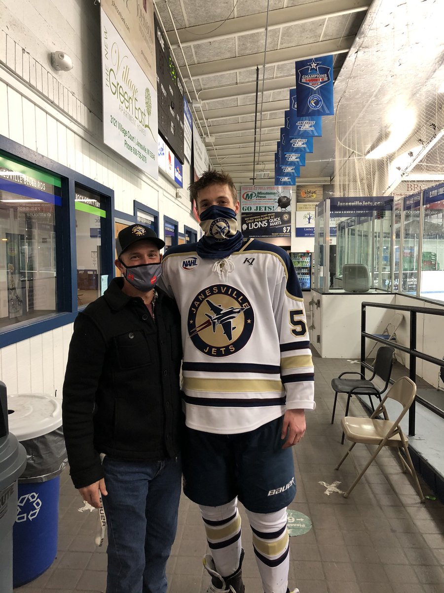 CoachKr29's tweet photo. Good luck tonight and have a great season @JanesvilleJets1!! Best wishes to my favorite #55 @kring_ss. I’ll see you at the Showcase next week. #NAHL https://t.co/Od1KA6XQ6H