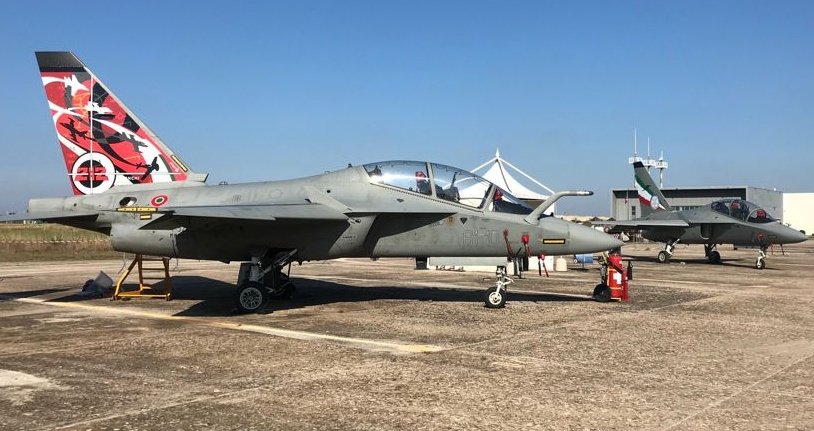 paolo78350349's tweet photo. #Oggi al #61Stormo aeroporto militare "F. Cesari" di #Lecce dell' #aeronauticamilitare festeggiati il #75esimo anniversario della costituzione della scuola di volo #salentina. https://t.co/jhSUBelO8R